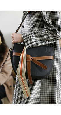 Details Loewe Fall 2018 Ready-to-Wear , Детали коллекции Лоэве осень зима 2018 , Fashion show , неделя моды в Париже , PFW , Paris Fashion Week , Mainstyles